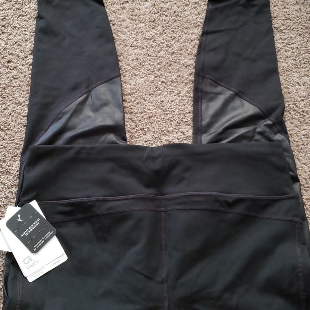 Gap GFast Blackout Leggings